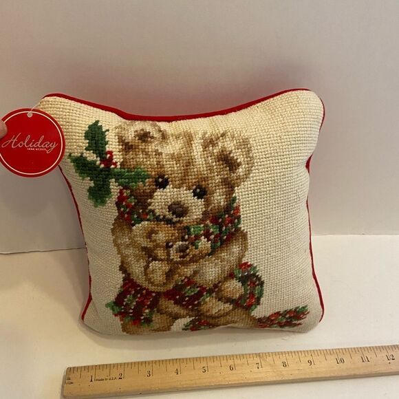 New mini pillow 9”x9” bears - Picture 1 of 3